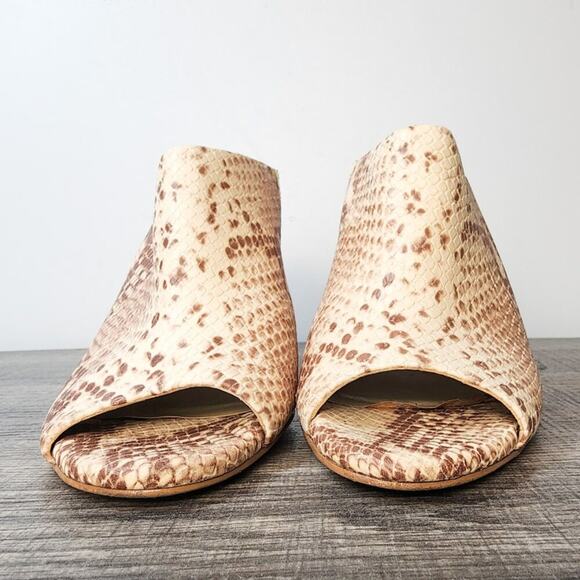 Ann Taylor Cream Snakeskin Slip On Shooties Size 8.5 Office Work Business Casual - Picture 4 of 6